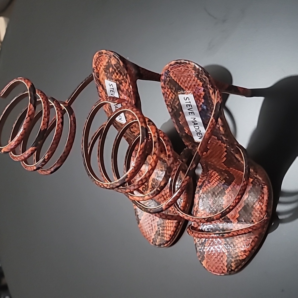 Steve Madden Exotica Orange Snake Ankle Wrap Sandals Heels Size 8.5 M